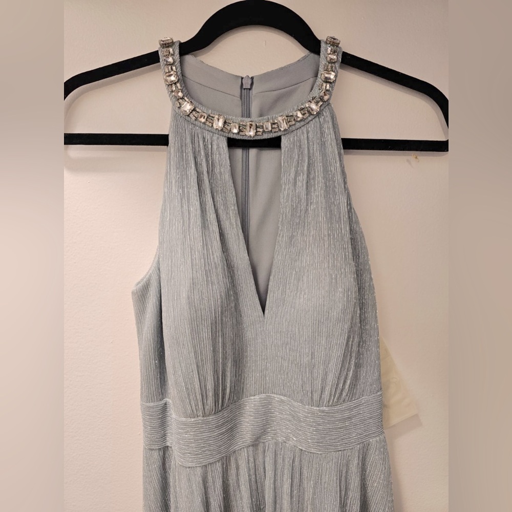 ELIZA J. Size 6. Perfect 4 weddings/formal events. Light weight, flattering fit!